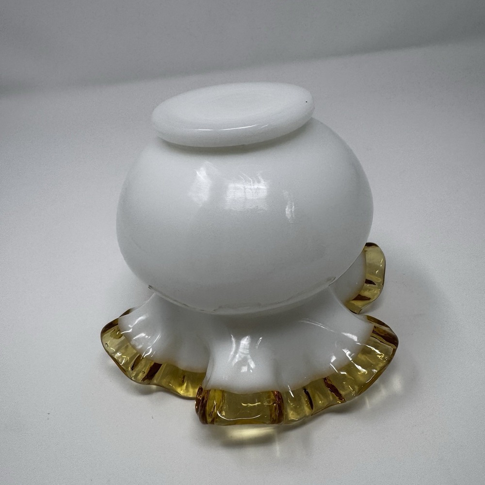 Fenton Gold Crest Glass Vase with Amber Ruffled Rim, 5 in Tall  Vintage - Picture 11 of 11